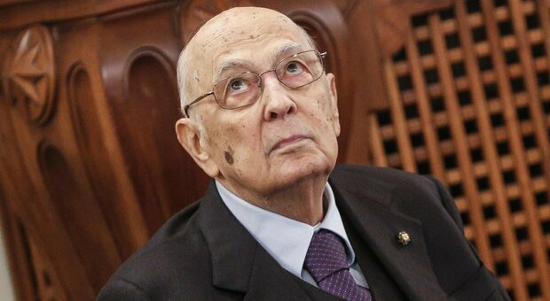 Giorgio Napolitano lascia la terapia intensiva. Lo Spallanzani: «Paziente vigile e stabile»