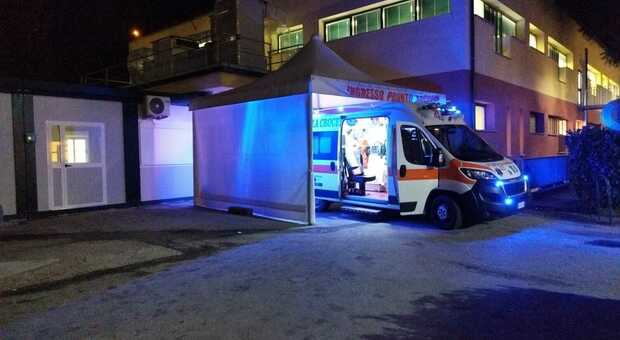 L'ambulanza al pronto soccorso del San Bendetto di Alatri