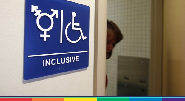 Corte Suprema Usa: «Studenti trasgender possono scegliere quale bagno usare»