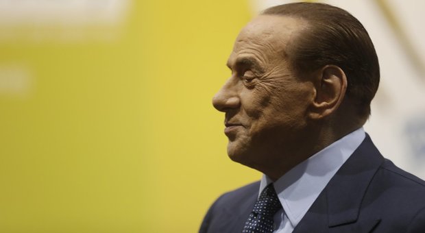 Berlusconi, le peggiori gaffe: da Obama «l'abbronzato» alla «mamma» di Macron