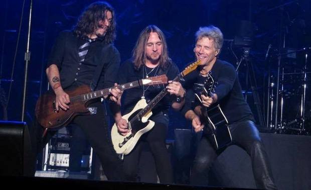 Queen, Metallica, Bon Jovi, Europe: le chitarre delle rockstar nascono a Prato