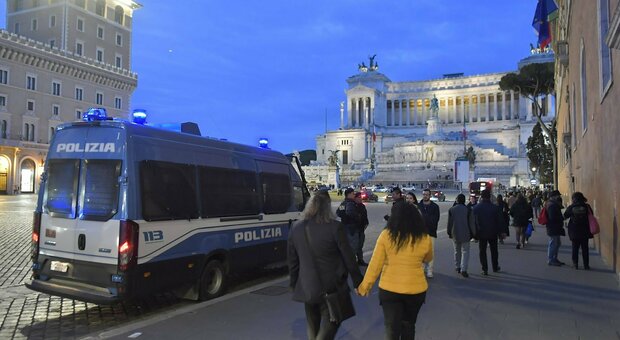 No vax, manifestazione a Roma. I ribelli: «Assedio alla Capitale». Blindato il Circo Massimo