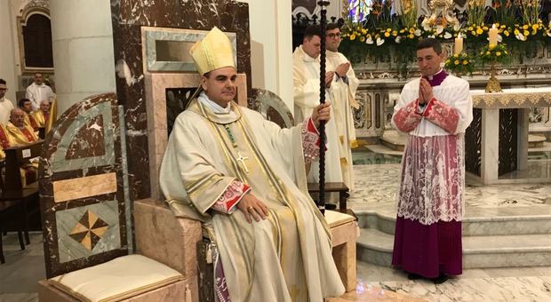 Il vescovi di Sulmona, Michele Fusco. Battesimo e cresima, il vescovo cancella padrino e madrina: «Spesso la loro presenza è dettata solo da interesse»
