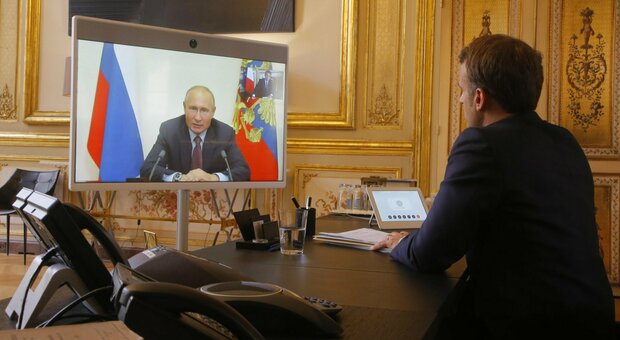 Russia-Ucraina, polveriera Kiev: vertice Macron-Putin per evitare la guerra