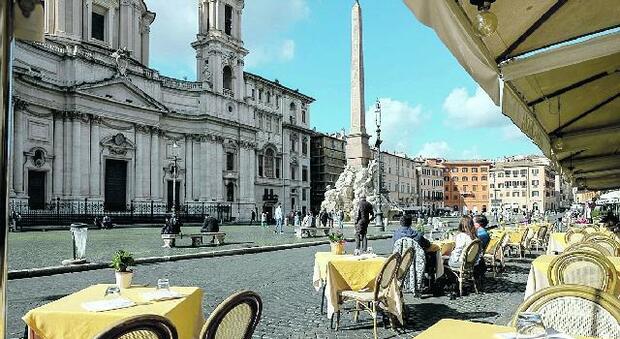 Roma, Cosap, giallo sulla tassa dei tavolini: «Non va pagata, anzi sì»
