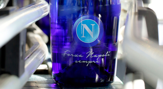 Prosecco "blu oltremare" da Bottega in esclusiva per il Napoli Calcio