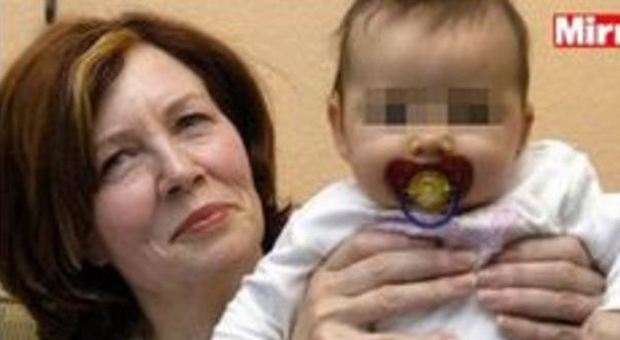 Germania, a 65 anni partorisce quattro gemelli: ora ha 17 figli