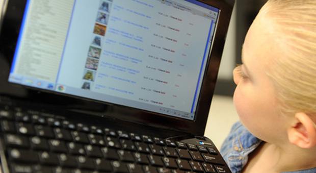 Allarme social: ogni bambino ha 1300 foto o video sul web prima dei 13 anni