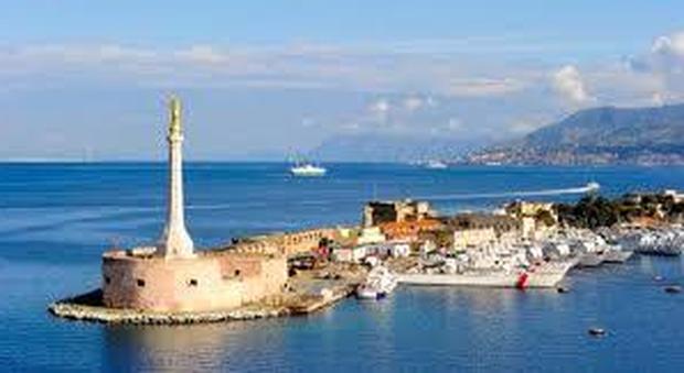 L'ingresso del porto di Messina