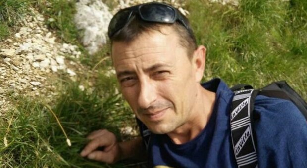 Tommaso Munaro, malore durante un'escursione: ritrovato morto nel bosco il giorno dopo, aveva 46 anni