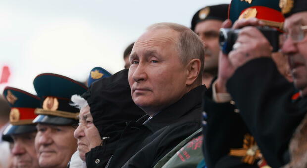 Putin «pronto a trattare» con l'Ucraina, l'indiscrezione della Tass. E Mosca non smentisce