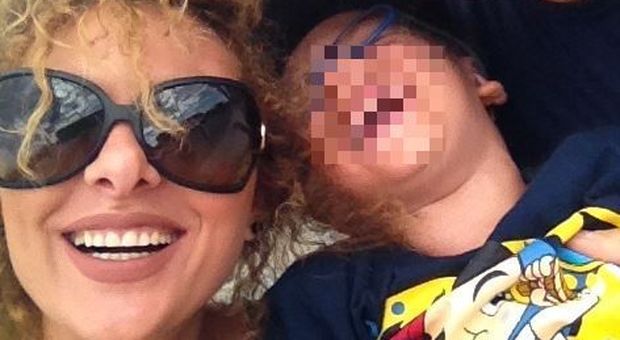 Bimbo malato di leucemia, la mamma di Matteo: «Mio figlio ha già sofferto, cambino classe gli altri»