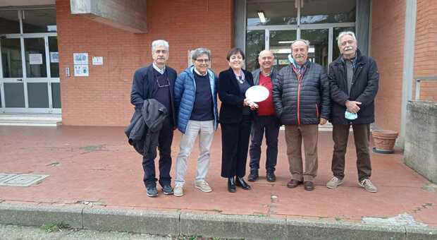 Ex alunni del Geometri di Orvieto si ritrovano a 50 anni dal diploma e incontrano gli studenti di oggi