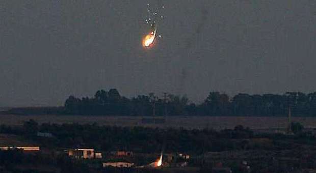 Notte di guerra, bombe a Gaza: 90 morti Ma Hamas continua lancio di missili Obama e Putin: «Cessate il fuoco»
