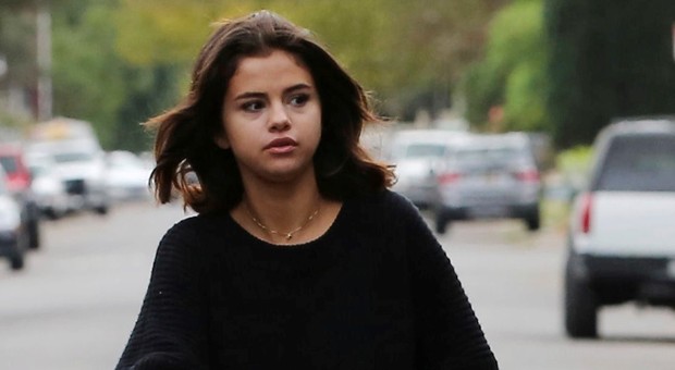 Selena Gomez ricoverata in una clinica psichiatrica: ecco cosa è successo
