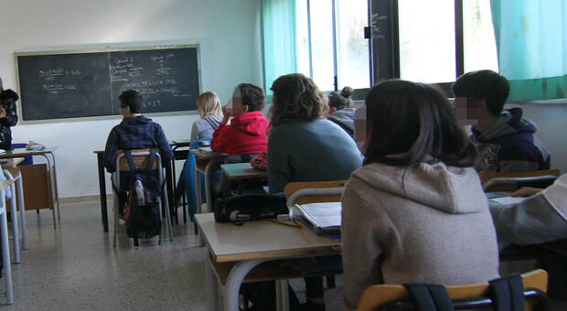Atri, Mario è il più giovane insegnante d'Italia: ha solo 19 anni