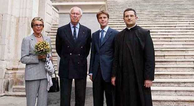 Montecassino, lo shopping londinese dell'abate sotto accusa: 1.748 euro in vestiti