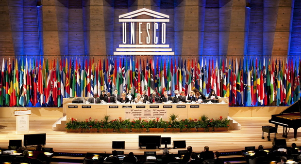 Unesco, i soldi finiscono in sede e superstipendi