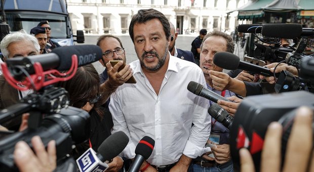 Manovra, Salvini: «Smantellamento Fornero, flat tax e via accise più vecchie»