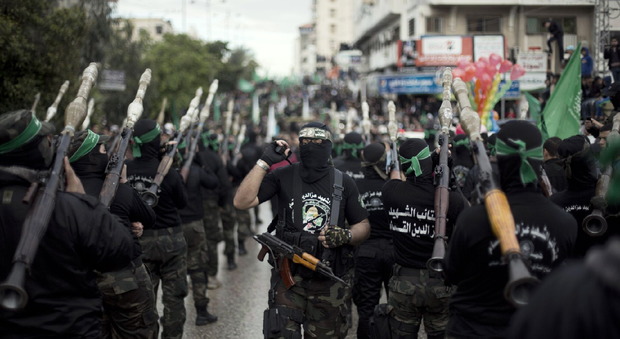 Sfilate dei combattenti di Hamas