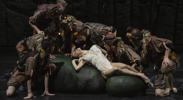 Biancaneve, lo spettacolo di Angelin Preljocaj che debutta venerdì 3 maggio al Teatro dell'Opera