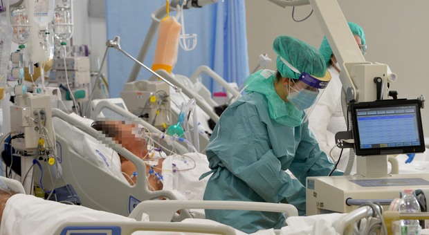 Covid hospital, l'anestesista Younes: «A Pescara situazione disperata»