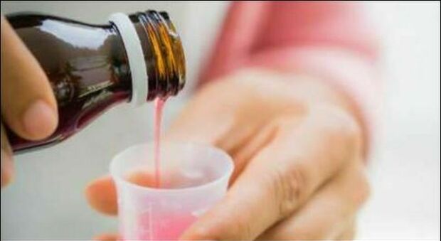 Sciroppi per la tosse nel mirino dell'Oms dopo la morte di 66 bambini: «Medicinali contaminati»