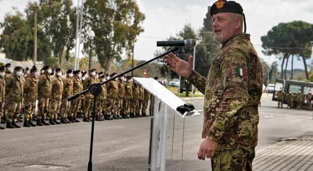 Sabaudia, visita del Capo di stato maggiore dell'Esercito al Comando artiglieria controaerei