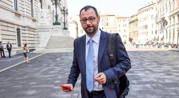 Coronavirus, Castelli: «In Dl stop mutui e tasse per i privati e famiglie in tutta Italia»