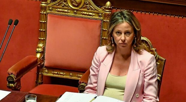Giulia Grillo smentisce la rottura con M5S: «Sono esasperata ma non lascio il Movimento»