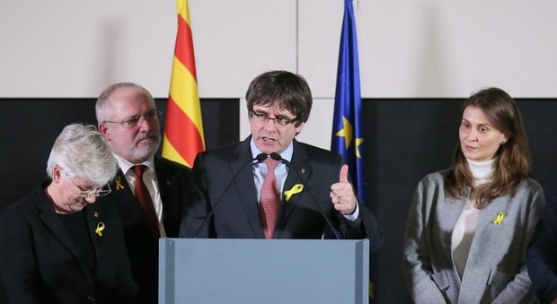 Catalogna, Puigdemont: «Lo Stato ha perso»
