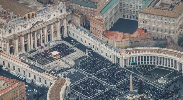 Pedofilia, il Vaticano non può essere denunciato insieme ai sacerdoti citati dalle vittime: per la Corte Europea la Santa Sede vale l'immunità