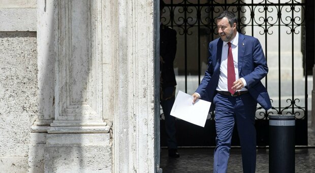 Mario Draghi e Matteo Salvini, incontro di un'ora a Palazzo Chigi: «No a nuove tasse, avanti con le riaperture»