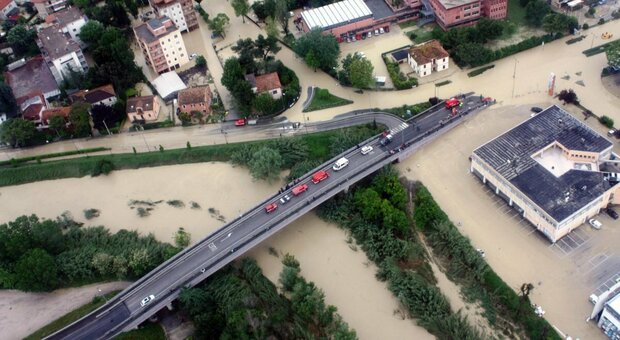 Mario Tozzi: «Rischio sottovalutato, è ora di spostare le case dagli argini dei fiumi»