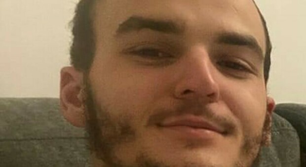 Scontro tra auto e tir sulla Cassino-Formia: Alessio, 22 anni, muore mentre va al lavoro