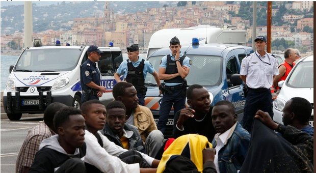 «Migranti chiusi nei container al confine in Francia» denuncia la Ong Medecins du Monde