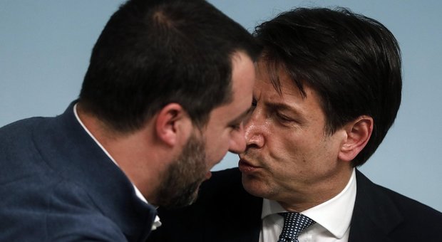 Su spacca-Italia e caso rubli Salvini assedia palazzo Chigi