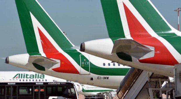 Alitalia, attesa per le offerte: lunedì l'ora X per apertura buste