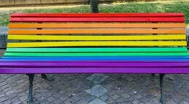 Una panchina arcobaleno per Fara Sabina: la proposta di Fara Libera Tutti e Arcigay al Comune