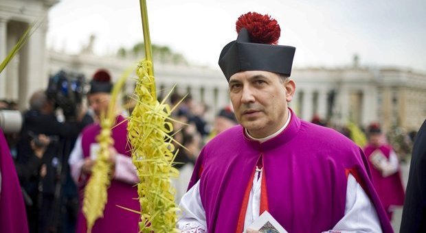 Vatileaks, il Papa concede la grazia a monsignor Vallejo Balda: passò alla stampa documenti riservati