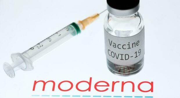 Vaccini, nuova seconda dose di Moderna efficace contro la variante sudafricana e brasiliana. I test