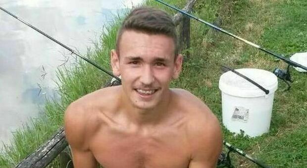 Emanuele Morganti, 20enne ucciso in una rissa. Respinti i ricorsi: per i tre imputati resta la pena a 14 anni