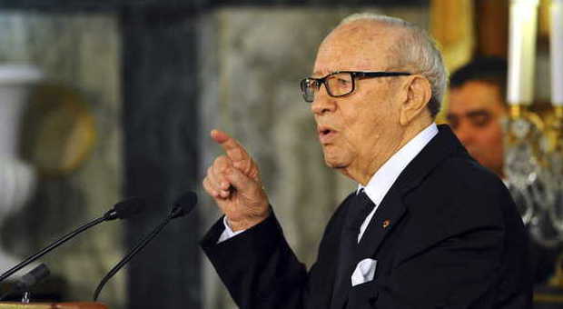 Tunisia, il presidente Essebsi: «Carceri troppo affollate». E arriva la grazia per 859 detenuti