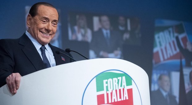 Berlusconi operato: «Mi dispiace deludere gli avversari, sto bene»