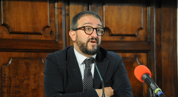 L'Aquila, positivo il sindaco Biondi: uffici evacuati in Comune