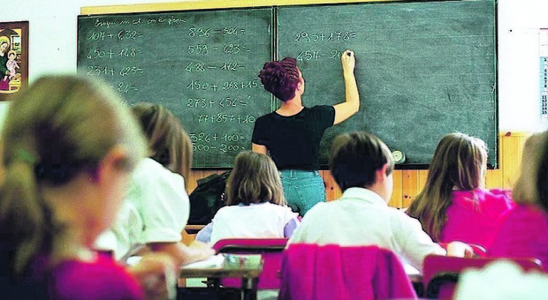 Insulta la maestra nel tema: genitori condannati a pagare 1.000 euro