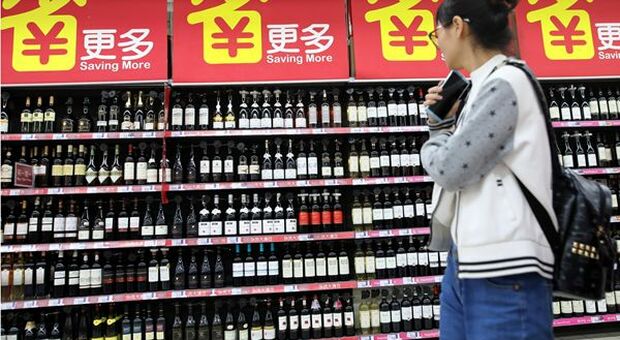 Cina, prezzi produzione rallentano da record. Inflazione a +2,3% a/a