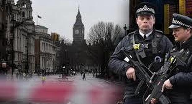 Attacco a Londra, la vicina di uno dei terroristi: «Indottrinava i bambini, avvisai Scotland Yard»