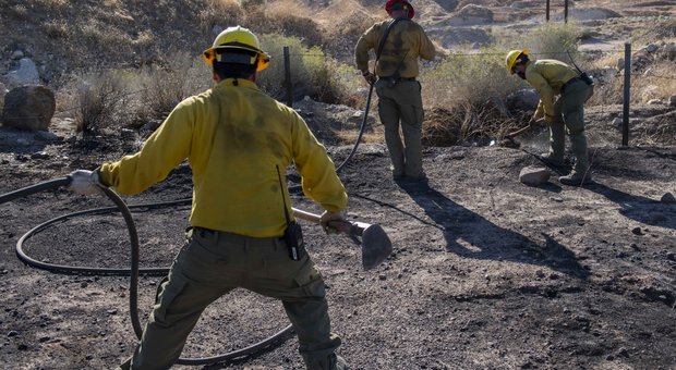 California in fiamme, i ricchi assumono pompieri privati per 3 mila dollari al giorno