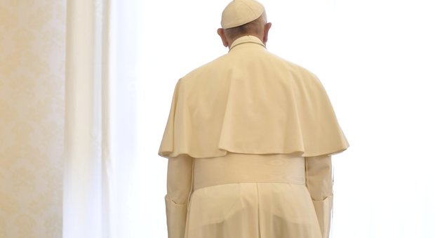 Papa Francesco: hanno chiamato madre una bomba, mi sono vergognato